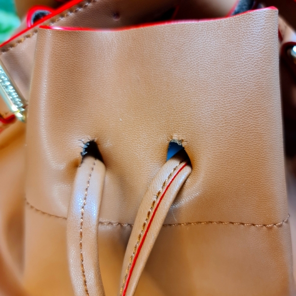 ★MOVING SALE★ Vince Camuto 'Leila' oversized drawstring bucket tote in Bourbon - Picture 9 of 9
